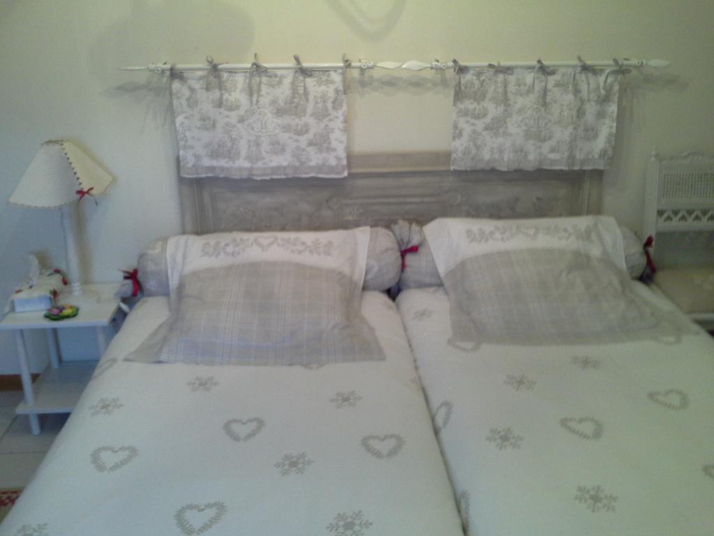Chambres d'Hôtes Au Temps Des Cerises Jumièges Chambre photo